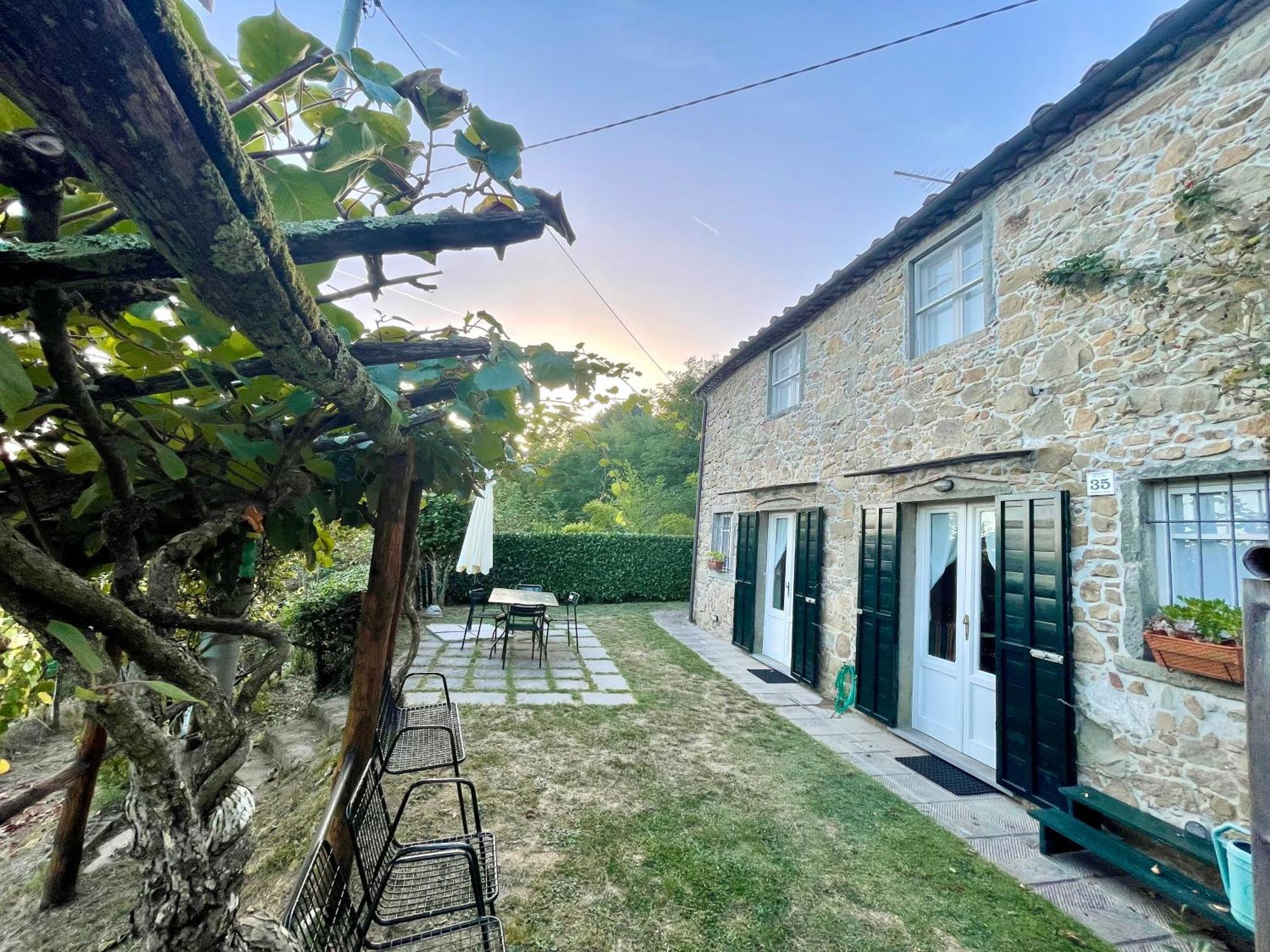 La Casa In Valli 35 Bagni di Lucca Exterior photo