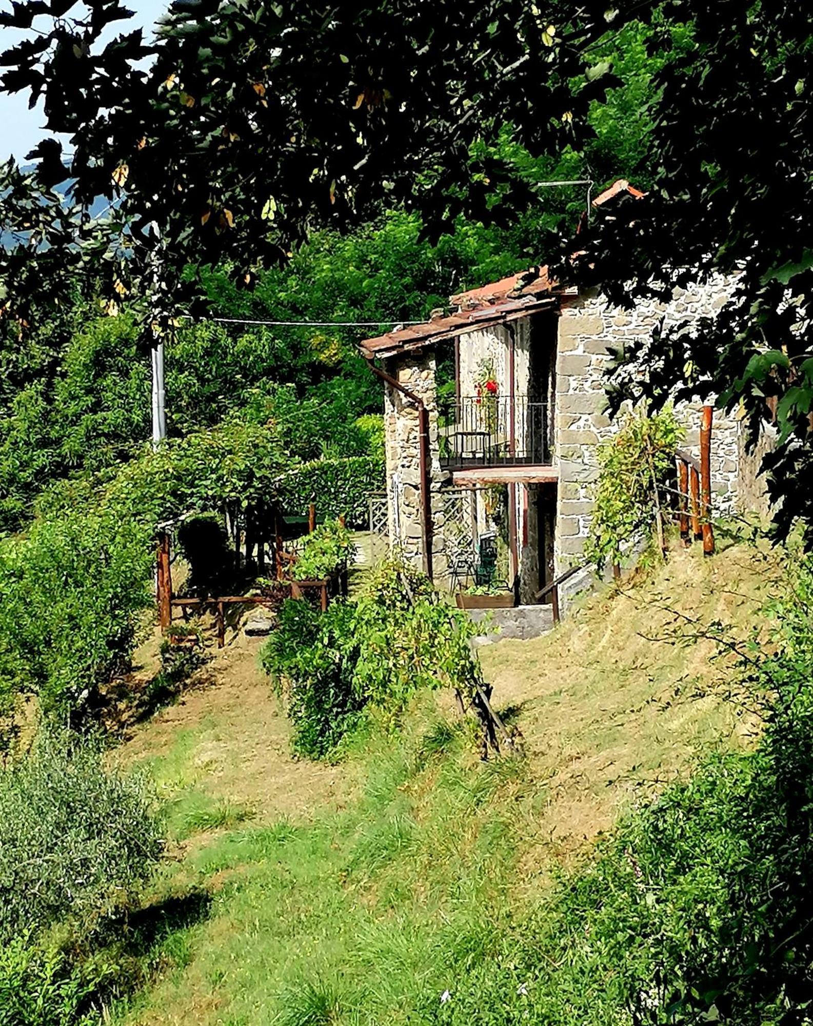 La Casa In Valli 35 Bagni di Lucca Exterior photo